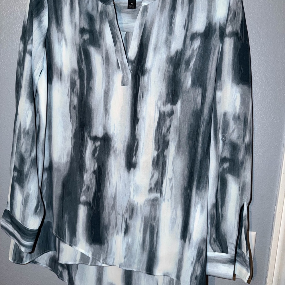Simply Vera Vera Wang Grey and White Blouse